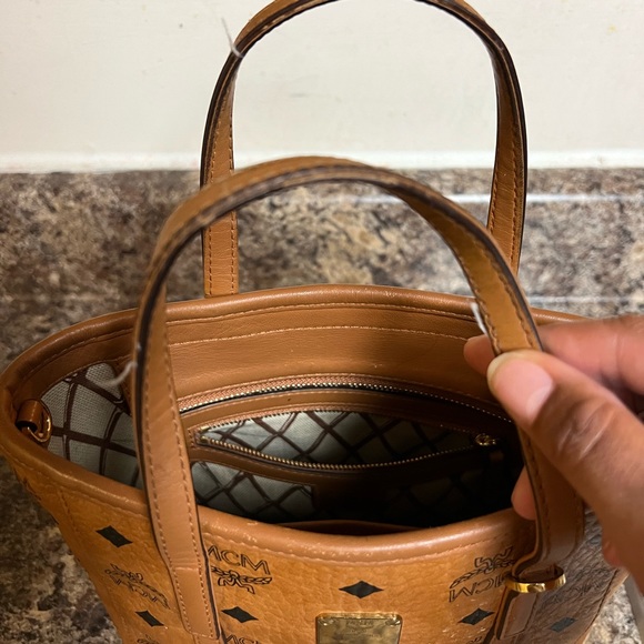 MCM Aren Top-Zipper Shopper in Visetos - Picture 2 of 2